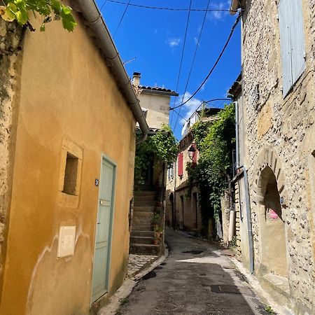 Charmante Maison De Village Collias Exterior photo